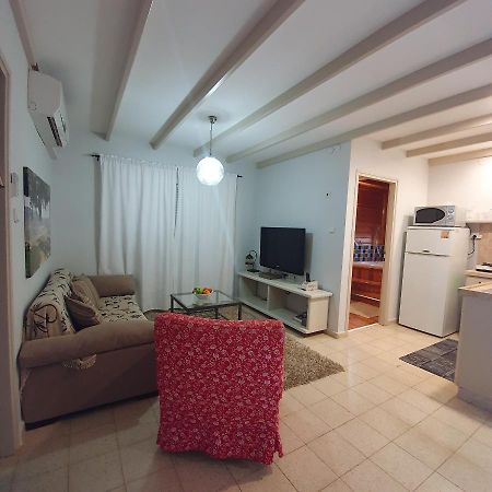 Ferienwohnung בחצר של טובה Hazon Exterior foto
