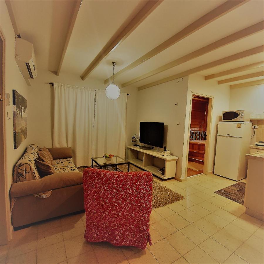 Ferienwohnung בחצר של טובה Hazon Exterior foto